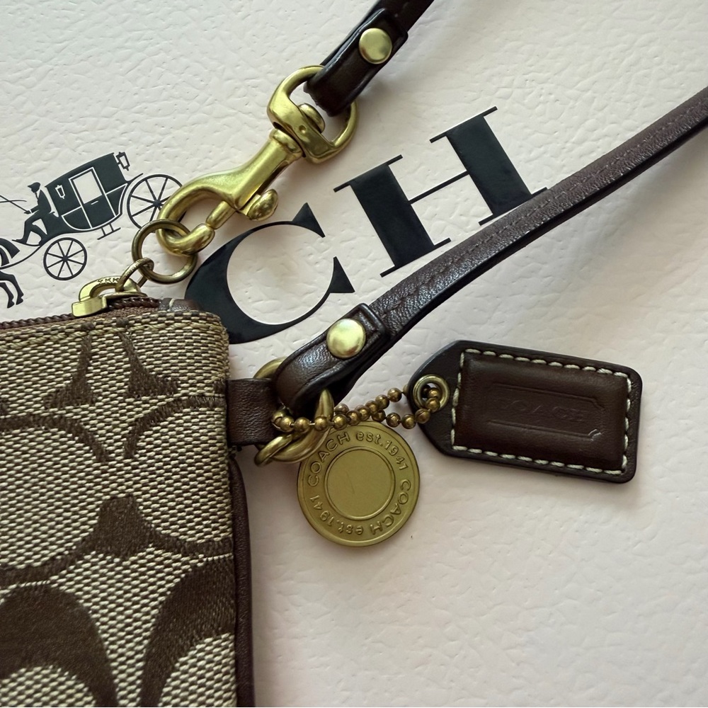 COACH SIGNATURE LEGACY ZIP WRISTLET  ARCHIVAL TWO HANG TAGS - Picture 5 of 10